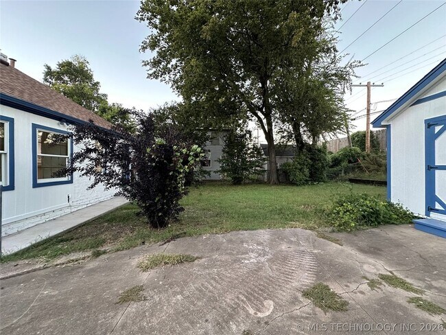 Building Photo - 1235 S Gary Pl