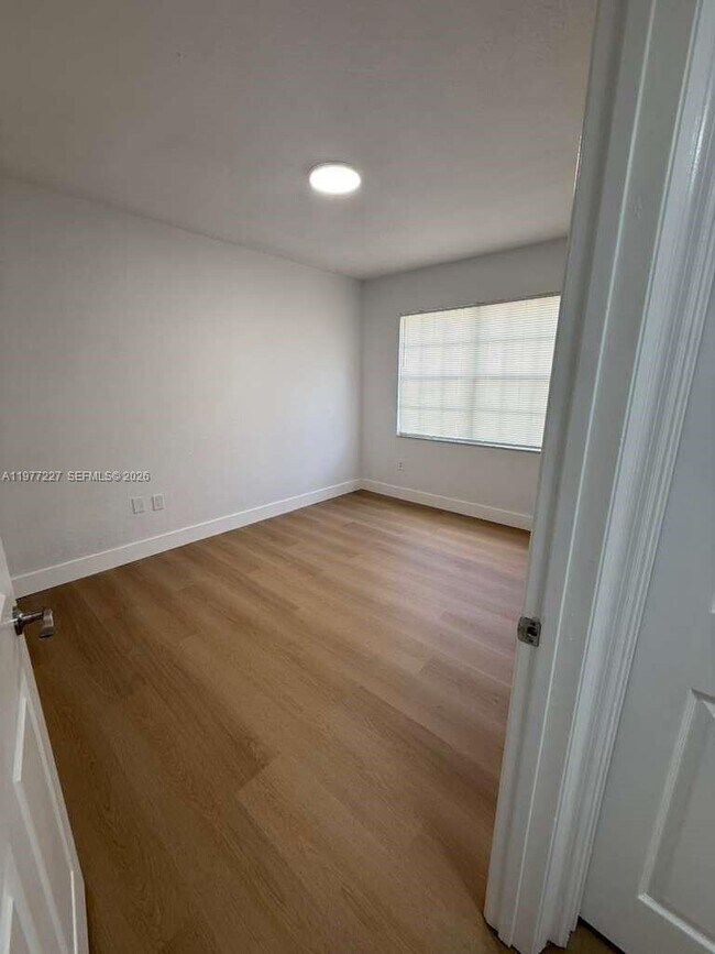 Building Photo - 201 Belmont Ln