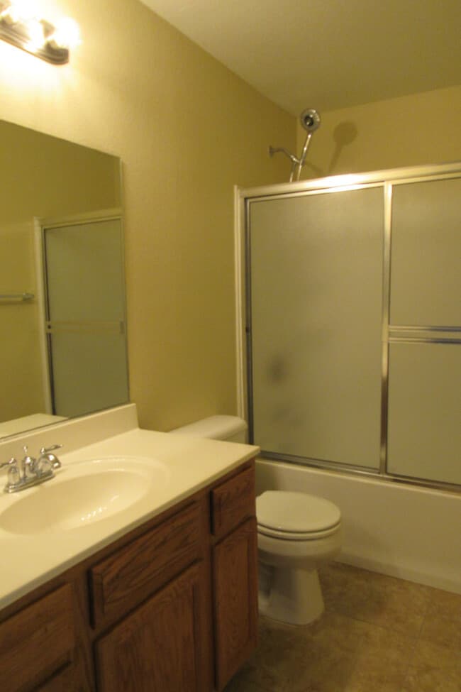 Building Photo - COMING SOON-BEAUTIFUL 2 STORY HOME LOCATED IN HENDERSON WITH STRIP AND MOUNTAIN VIEWS!