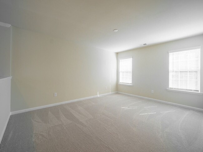 Building Photo - 1 Year Old New Home With 3 Bedroom 2.5 bat...