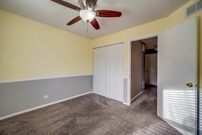 Building Photo - 4055 Blackstone Dr