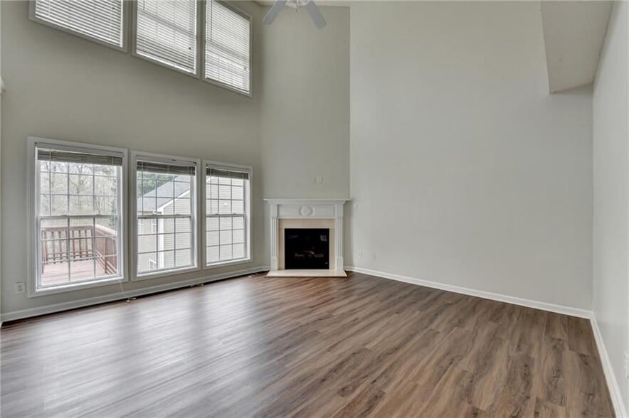 Building Photo - 6670 Island Pointe Dr