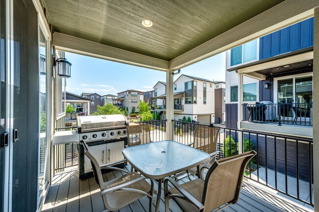 Building Photo - 8881 Southurst St