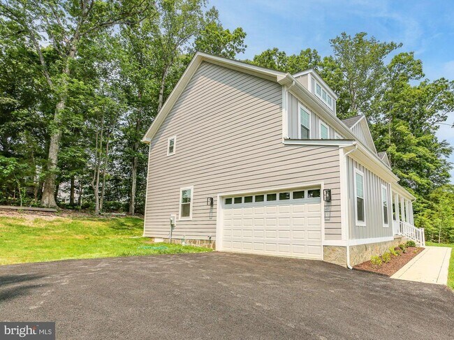 Building Photo - 10302 Laurel Ridge Way