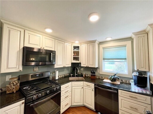 Building Photo - 8423 Bubbling Springs Dr