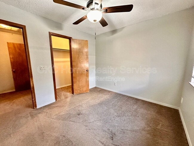 Building Photo - 8712 Rayburn Ave