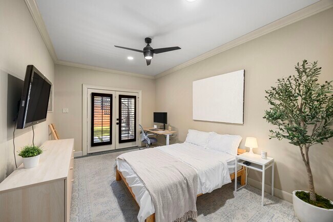 Building Photo - 1312 Crocker St