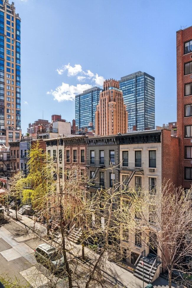 Building Photo - 335-341 E 51st St