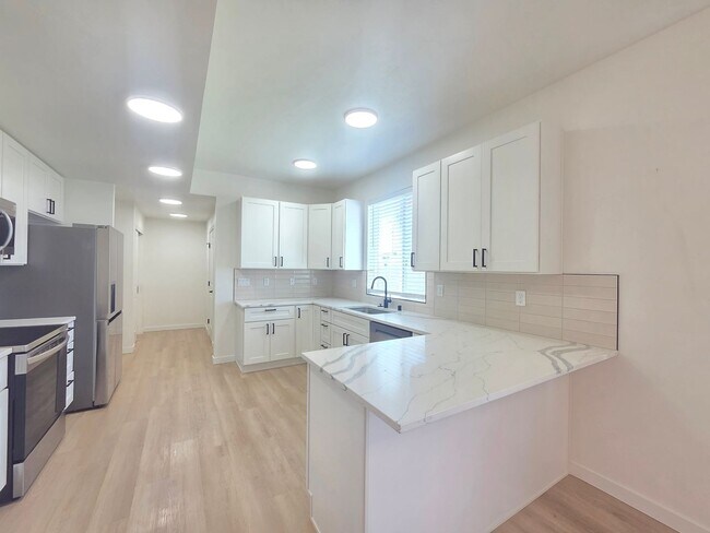 Building Photo - $2,500 - 4 Bed / 2.5 Stunning Home in Five Mile Prairie Neighborhood