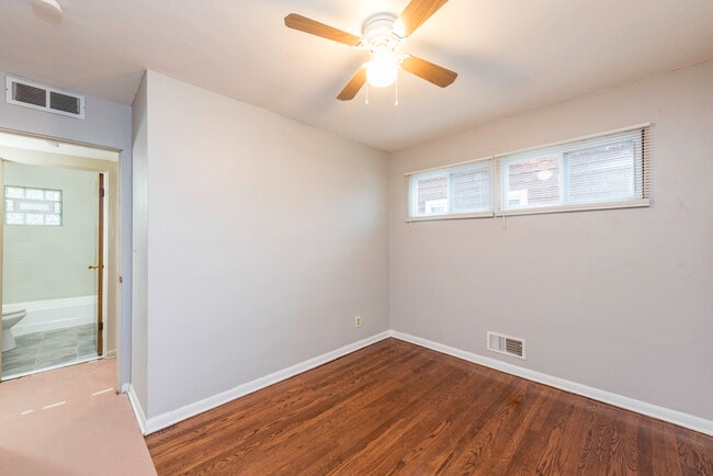 Building Photo - 922 Landon Ave