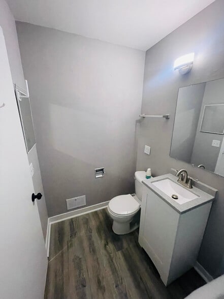 Building Photo - 8584 W Villard Ave