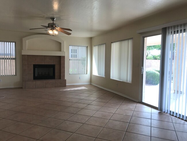 Building Photo - Gilbert 5 Bed, 3 Bath Home with Pool - LAN...