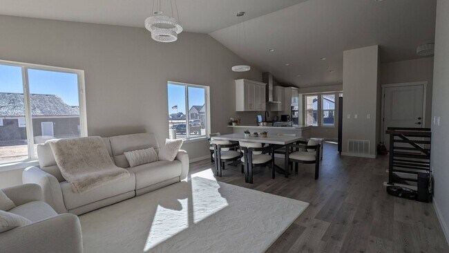 Building Photo - 8260 Nat Love Dr