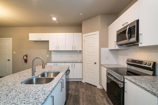 Building Photo - 605 Harvest Moon Dr