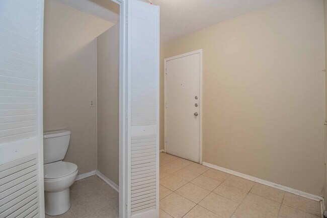 Building Photo - SOUTH HILLS Home on Large Corner Lot!!!!