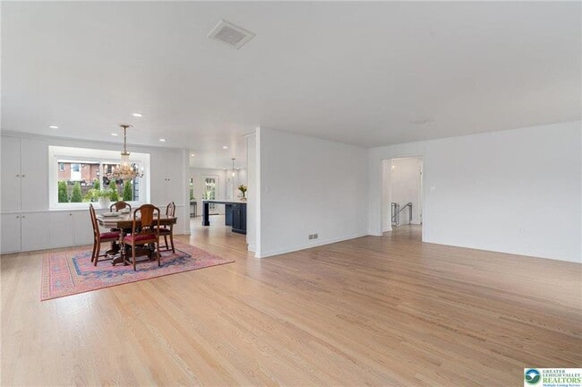 Building Photo - 2824 College Dr