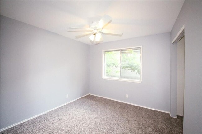 Building Photo - 9511 Woodvale Dr