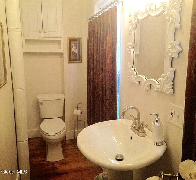 Building Photo - 164 Clinton St