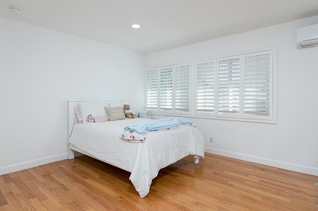 Building Photo - 783 Starlight Heights Dr