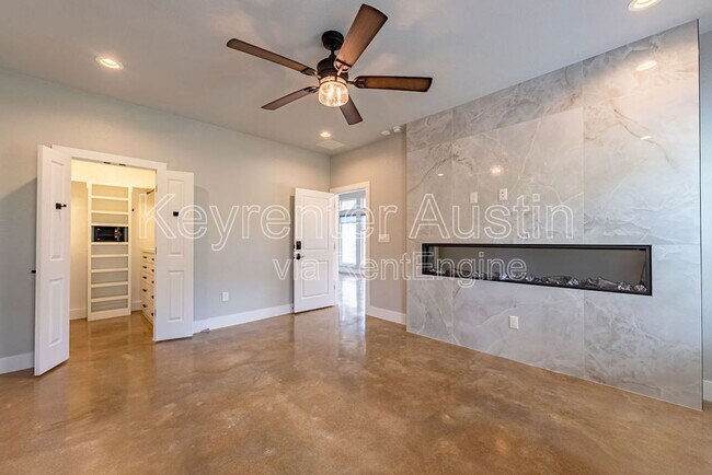 Building Photo - 617 Smarty Jones Ave