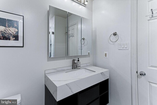 Building Photo - 7416 Royal Dominion Dr