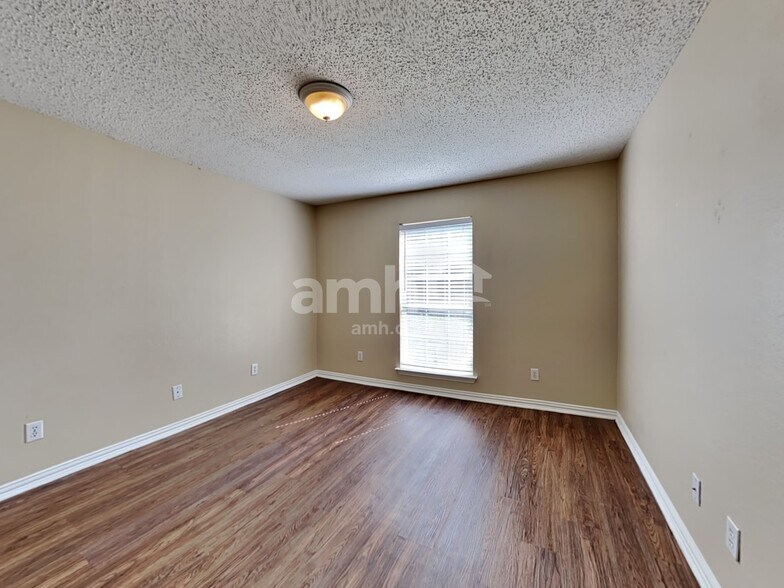 Building Photo - 3167 Lido Way