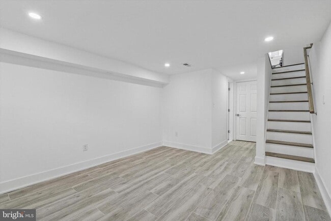 Building Photo - 2034 S Opal St