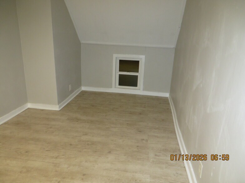 Building Photo - 202 W 3rd St