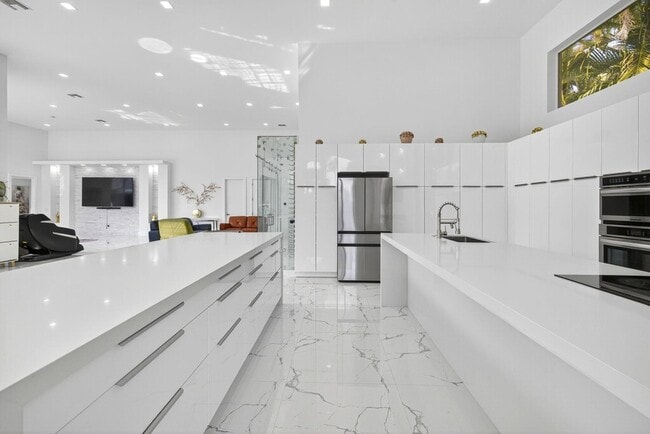 Building Photo - 2673 NW 64th Blvd