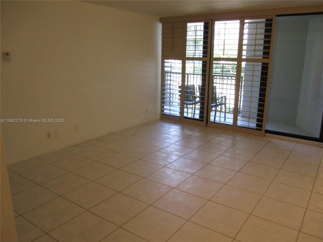 Building Photo - 1350 River Reach Dr