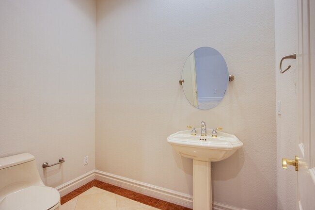 Building Photo - 2258 Green Mountain Ct