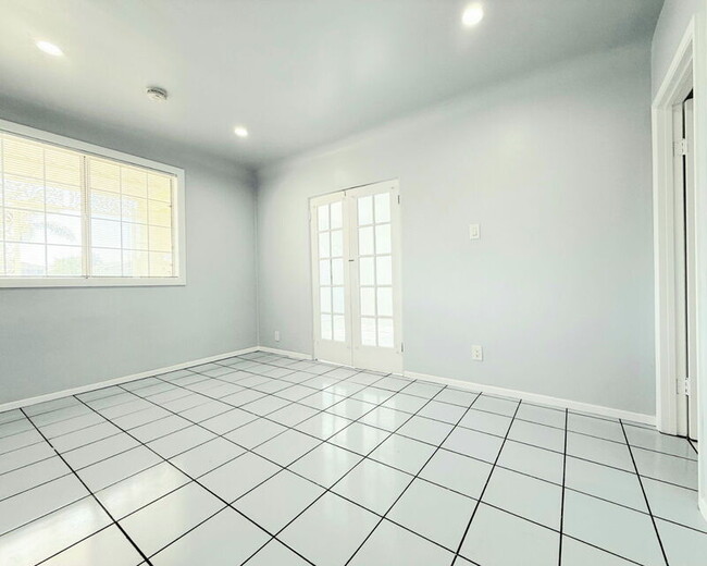 Building Photo - 2515 Illinois Ave