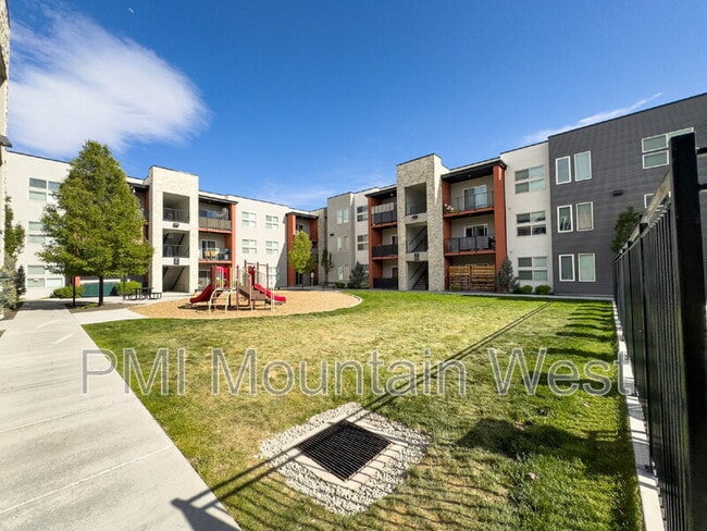 Building Photo - 875 S Depot St