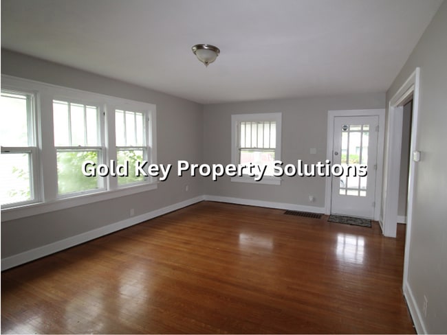 Building Photo - Attractive 2 BR 1 BA House with 2-Car Garage and Covered Porch (NO SECTION 8)