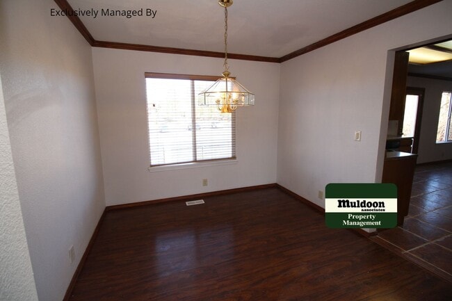 Building Photo - Available Now! Lovely Briargate Home! Pet Friendly!