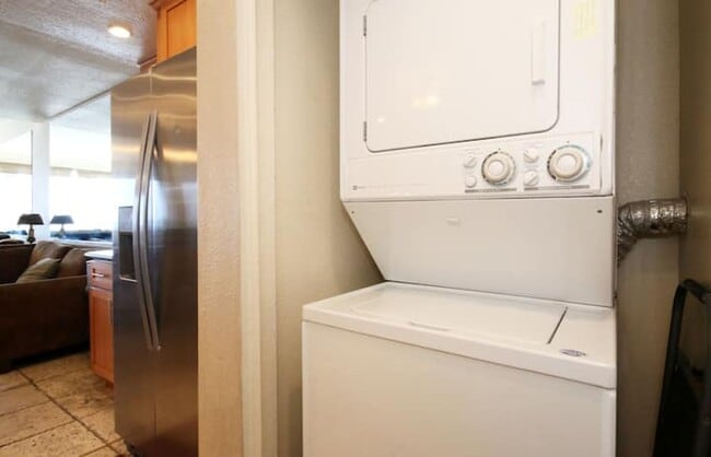 Building Photo - Amazing Townhouse in front of the beach and the ses. Gustavo Lopez AMSI