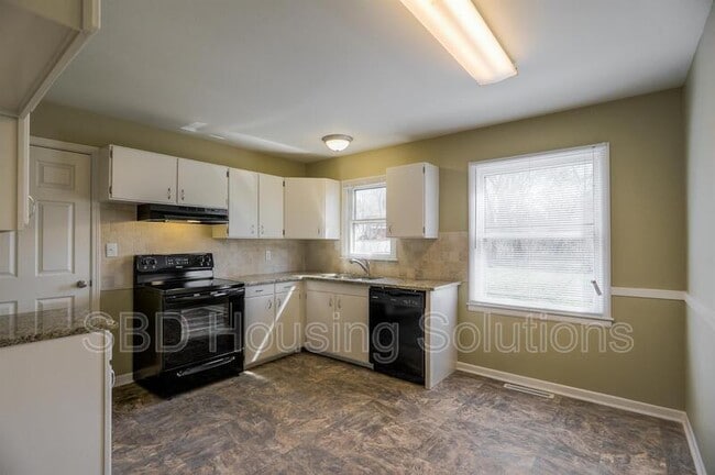 Building Photo - 6811 E 98th Terrace