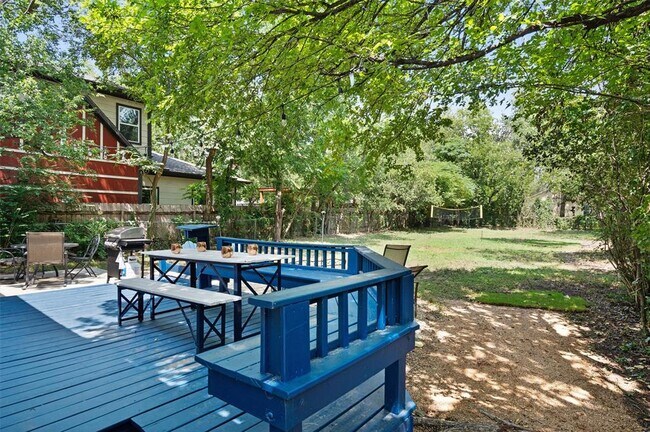 Building Photo - 1407 Sanchez St