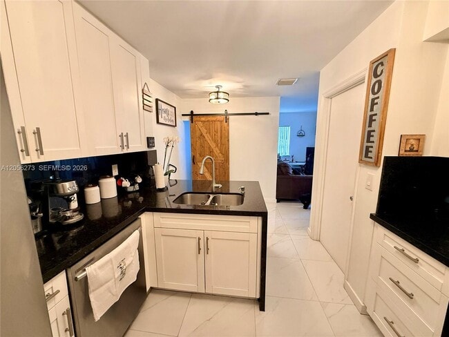 Building Photo - 12659 SW 54th Ct