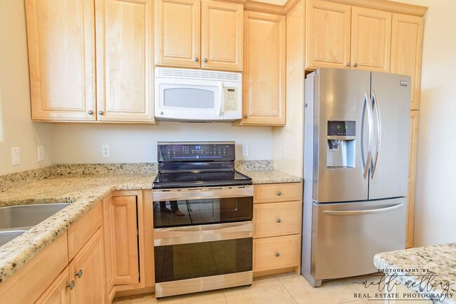 Building Photo - Crescent Heights Home: 55+ Community