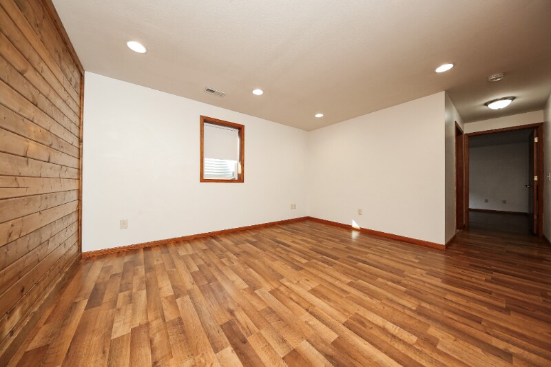 Building Photo - 808 S Grange Ave