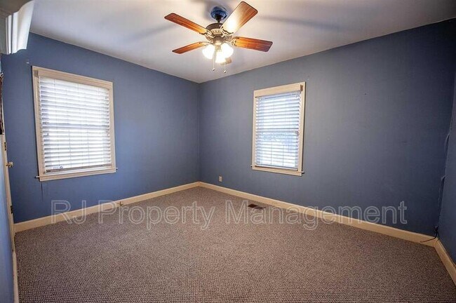 Building Photo - 41 S Fenwick Rd