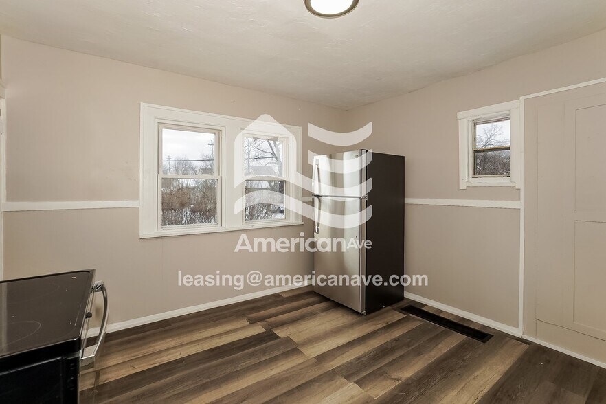 Building Photo - 13601 Edgewood Ave