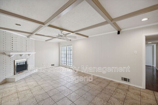 Building Photo - 9007 Sweetwater Dr