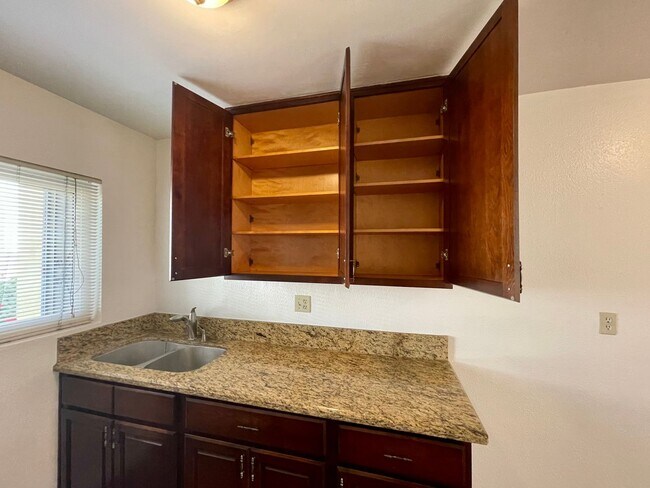 Building Photo - $500 OFF 1ST MONTHS RENT!!! 1 Bedroom 1 Ba...