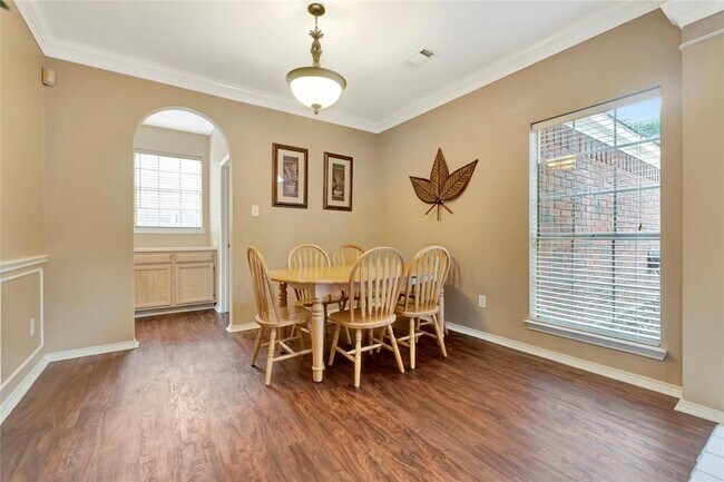 Building Photo - 4323 Ringrose Dr