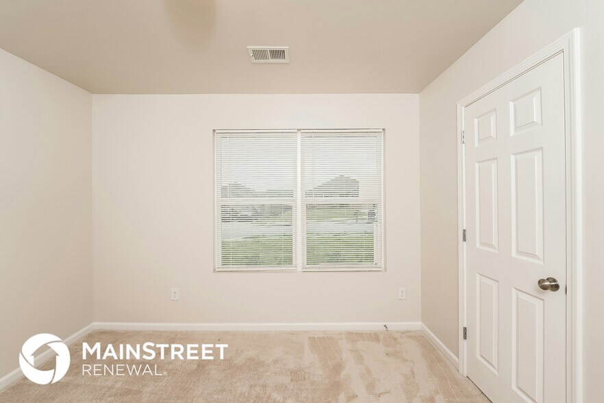 Building Photo - 461 Woodland Trl