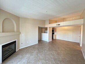 Building Photo - Gated 2 Bedroom 2 Bathroom condo!