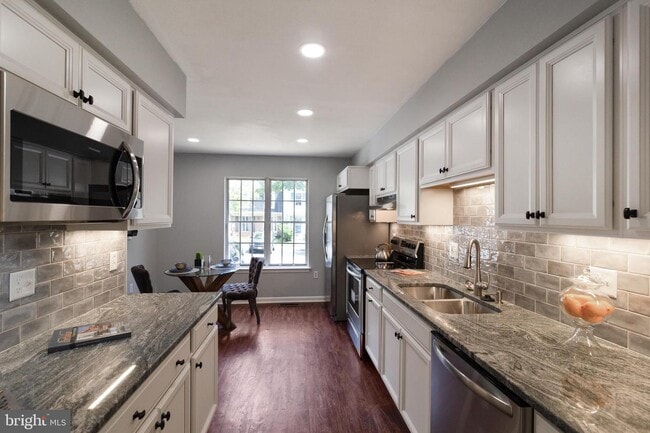 Building Photo - 20300 Thunderhead Way
