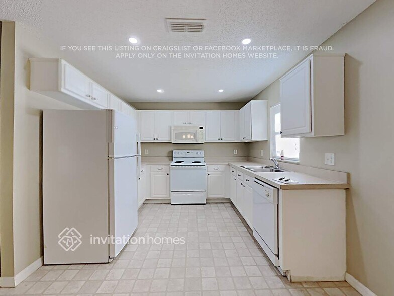 Building Photo - 340 Snook Way